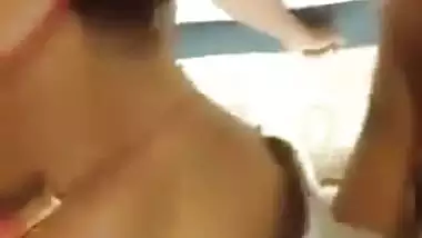 Indian shemale gets a desi blowjob from a macho guy