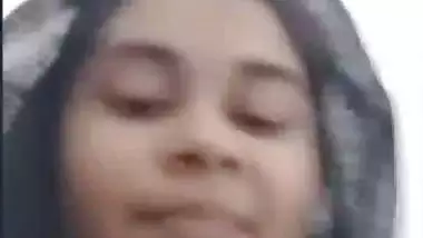 Topless hijab girl seduces boyfriend on live cam