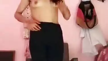 Cute indian babe strip her cloths selfie