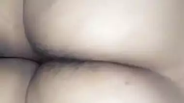 Dost Ke Behan Ko Rat Me Nanga Kia. Gand Hila Hila Ke Pani Nikal Dia