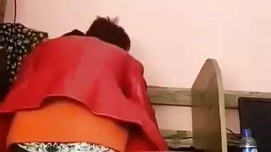 Hijabi girl’s Pakistani porn from her computer class