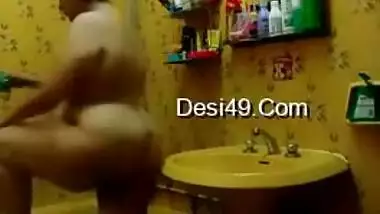 Today Exclusive- Sexy Telugu Bhabhi Record Her Bathing Video For Hubby