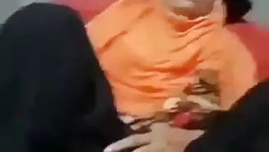 Nude, hijabi lady enjoys Pakistani sex with her client