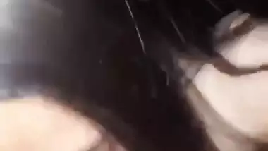 Delhi babe gives a sexy blowjob in Indian sex video