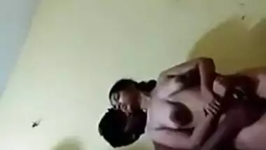 Desi couple is going to enjoy sex in horizontal amateur XXX video