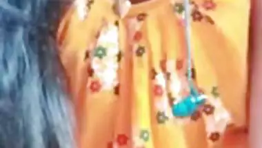 New Chamet video of desi girl in nighty showing nude figure