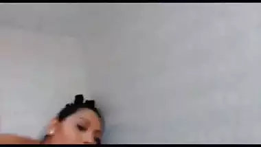 Sexy NRI Chick Twerks Big Ass & Teases On XXX Porn Cam