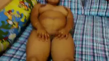 Desi Beautiful Bhabhi show nude body Sucking Dick