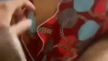 Mumbai girl gives an Indian blowjob to her roommate’s BF