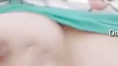 Today Exclusive- Cute Desi Girl Record Her Nude Selfie Video For Bf Part 1