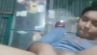 Narayanganj girl masturbating using banana MMS video