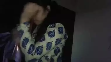 Desi MILF doesn't hide her sex parts from XXX lover in the bed