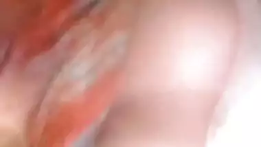 Round boobed Indian lady naked MMS