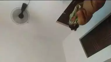 Mallu wife after bath nude before lover at home