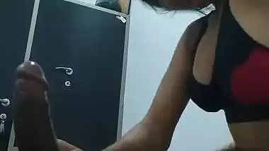 Sexy Kerala girl gives a blowjob to her lover in Mallu porn