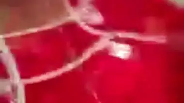 Slim married Tamil wife sharp boobs showing viral MMS