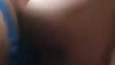 Desi girl’s tight chut fucked by boyfriend at the hotel