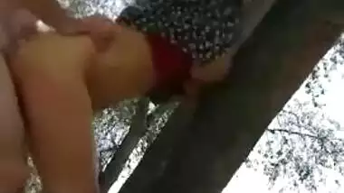 Indian GF at very risky outdoor fucking and rimjob BF he make Desi mms