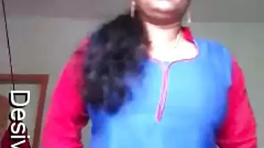 Sexy Mallu Bhabhi Showing Her Big Boobs and Pussy To Lover Part 2