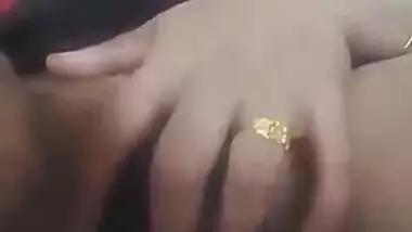 Mature pussy show video recorded for auntieâ€™s online friend