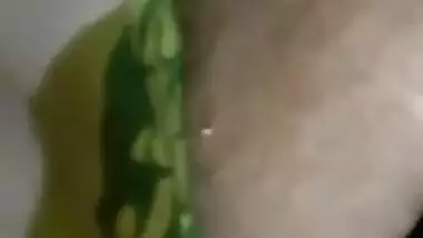 Big ass of amateur Desi XXX webcam model is shown to a horny male