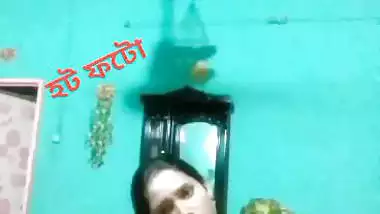 Bangla naked girl fucks her pussy with brinjal