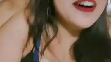 Young girl shoots her desi sex videos with her lover