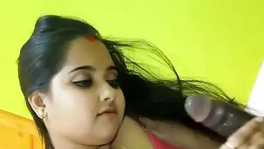 Desi bhabhi shaking dick of husband till cumming